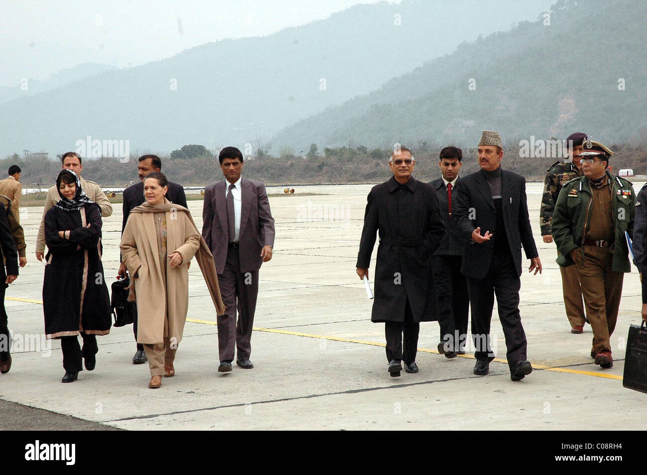 Sonia Ganghi (Präsident des Kongresses), Safiuddin Soz (Wasser-Ressourcen-min), Gulam Nabi Azad (Hauptminister von Jammu und Kaschmir) Stockfoto
