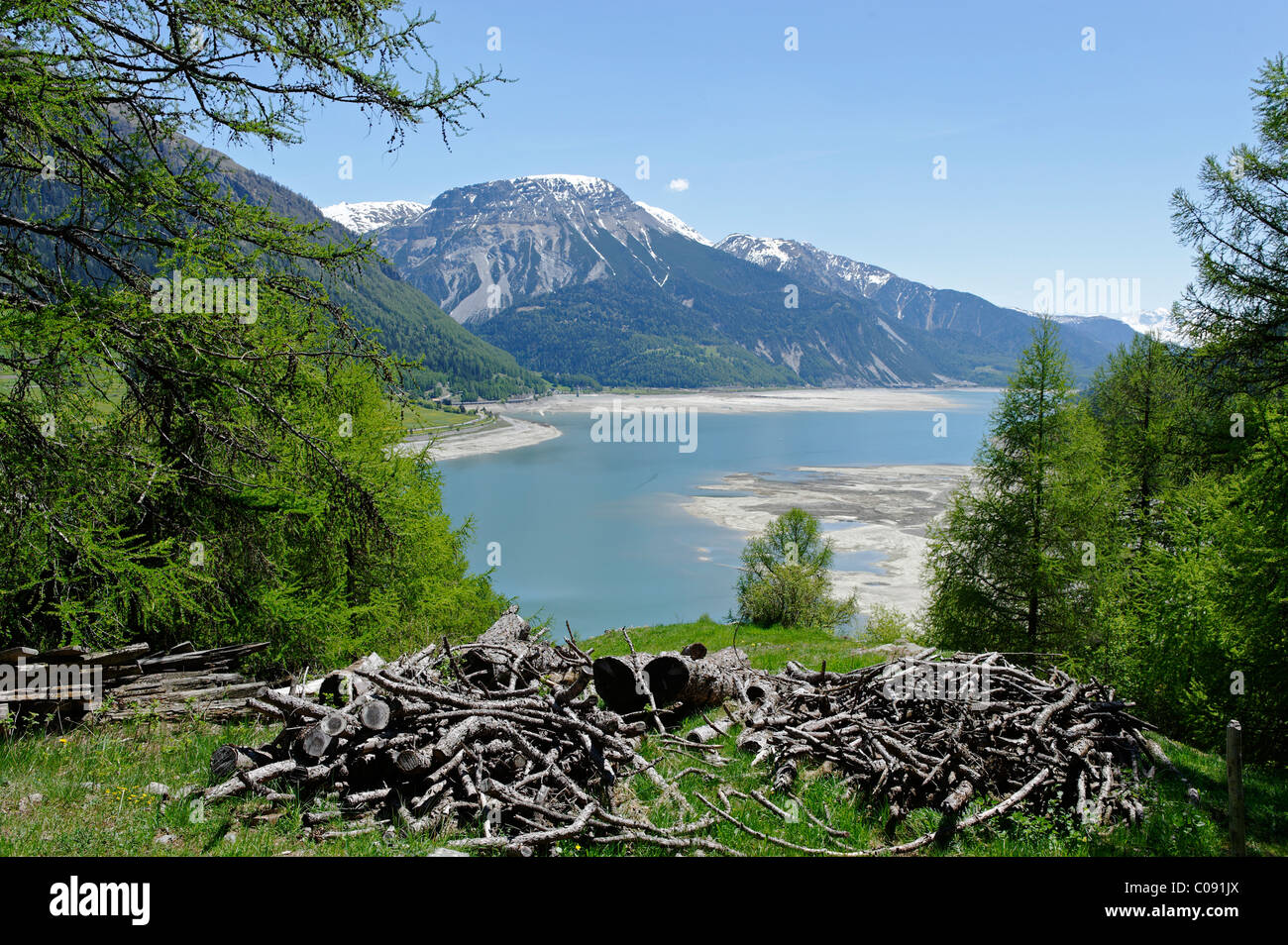 Reschensee Reservoir, Vinschgau, Val Venosta, Südtirol, Italien, Europa Stockfoto
