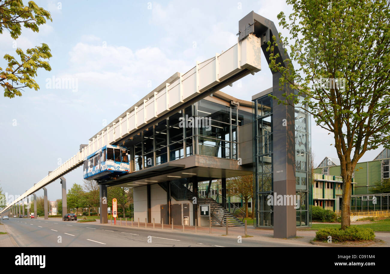 H-Bahn-Station, erhöhte Eisenbahn, Technologiepark Dortmund, Dortmund, Ruhrgebiet, Nordrhein-Westfalen, Deutschland, Europa Stockfoto