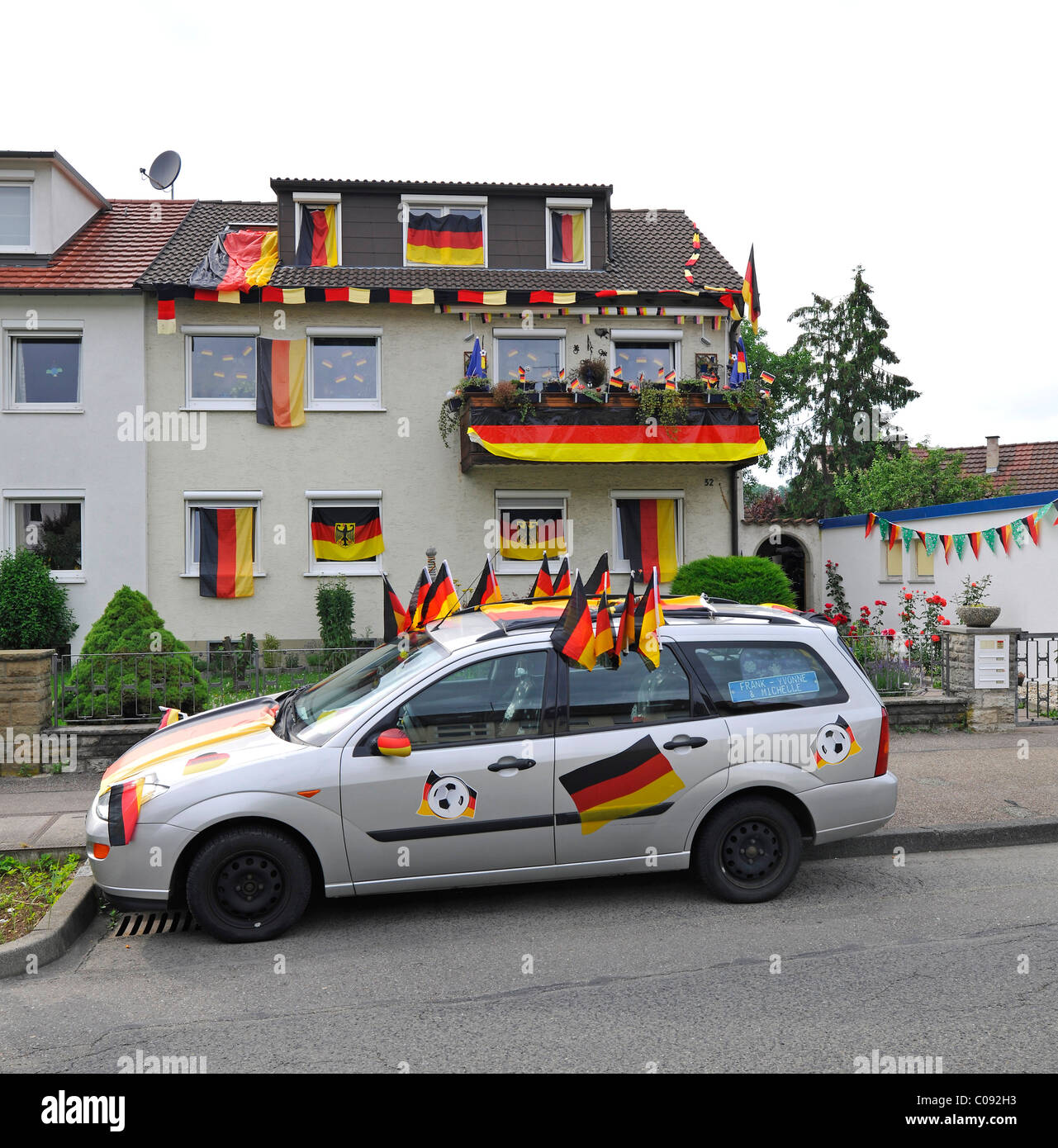 Flags german fans car -Fotos und -Bildmaterial in hoher Auflösung – Alamy