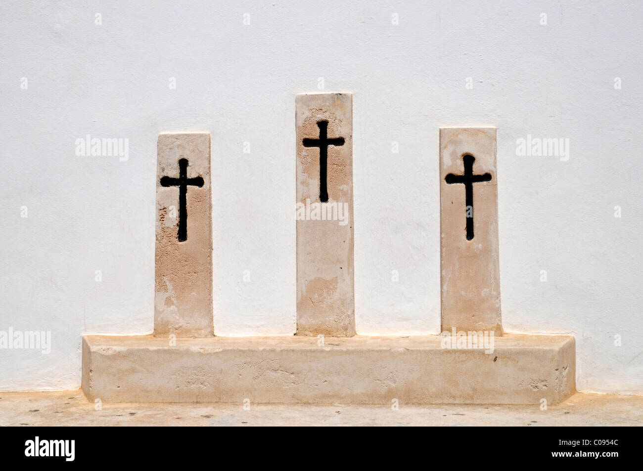 Drei Kreuze, Kirche von Sant Francesc, San Francisco Javier, Formentera, Pityusen, Balearen, Spanien, Europa Stockfoto