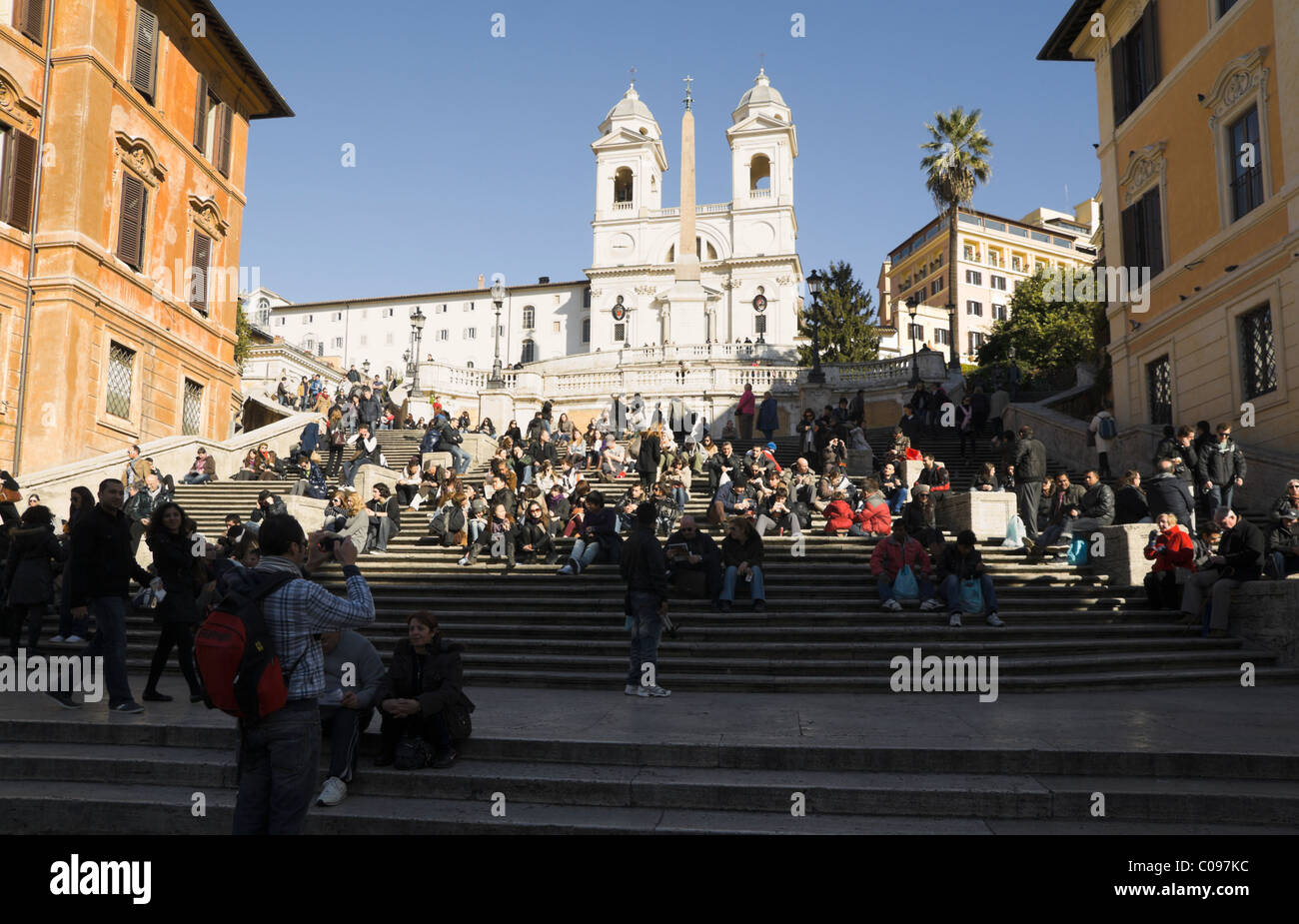 Rom, Piazza di Spagna mit Menschen, Wintersaison. Stockfoto