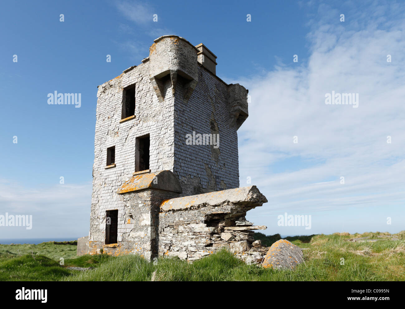 Turm Ruine auf Stirn Kopf, Mizen Head Halbinsel, West Cork, Irland, britische Inseln, Europa Stockfoto