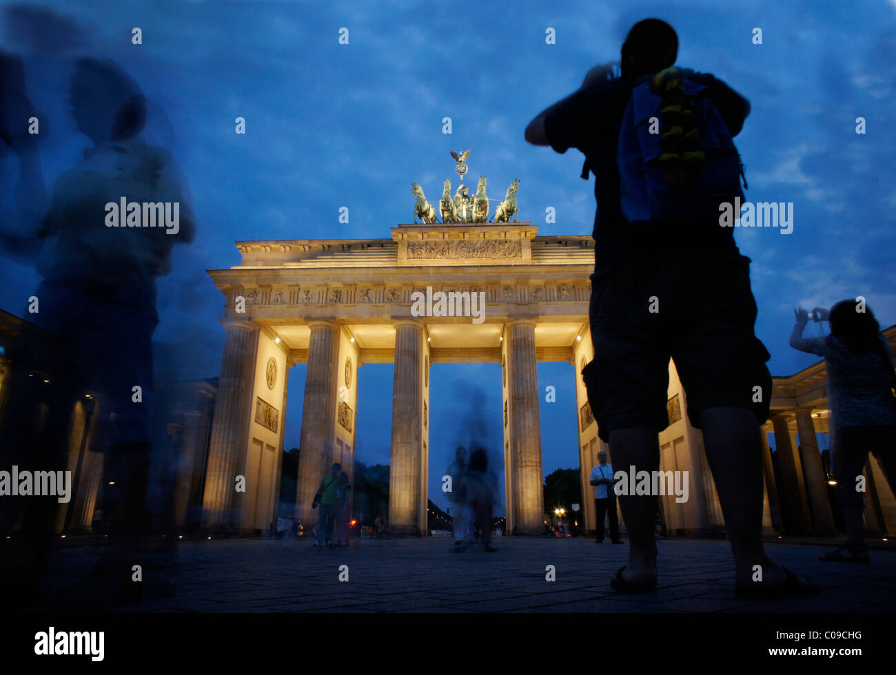 Brandenburger Tor bei Dämmerung, Berlin, Deutschland, Europa Stockfoto