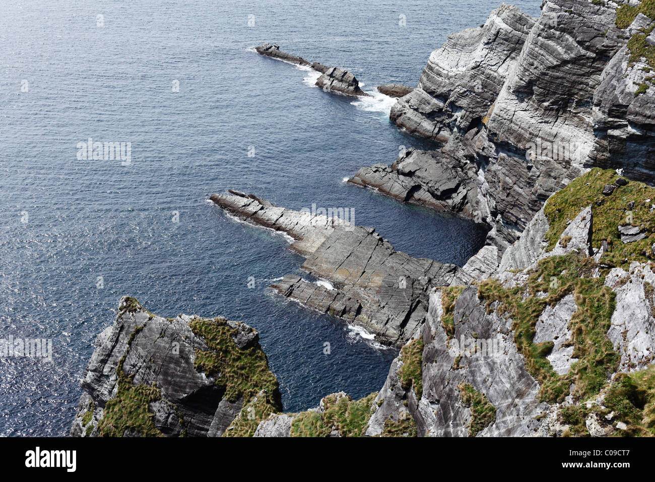 Steilküste, Skelling View Aussichtspunkt in der Nähe von Portmagee, Skellig Ring, County Kerry, Irland, britische Inseln, Europa Stockfoto