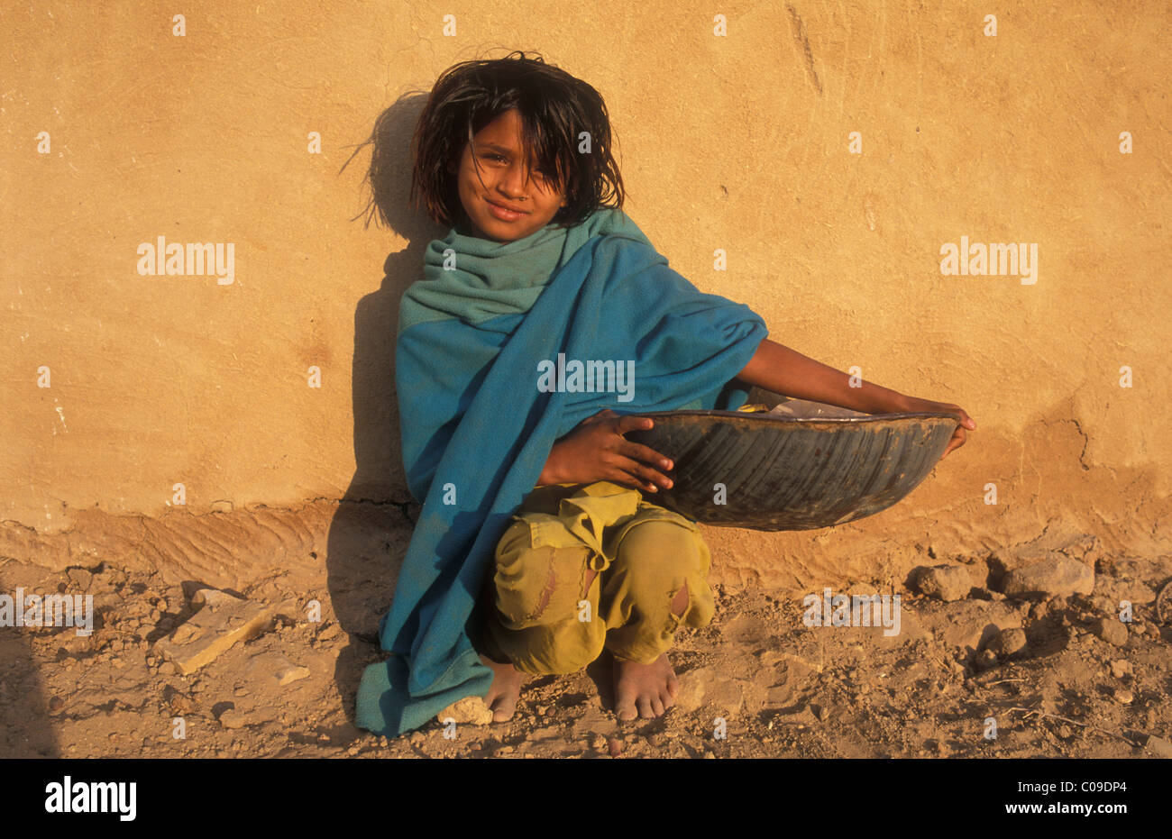 Mädchen in Khuri Dorf, Thar-Wüste, Rajasthan, Indien, Asien Stockfoto