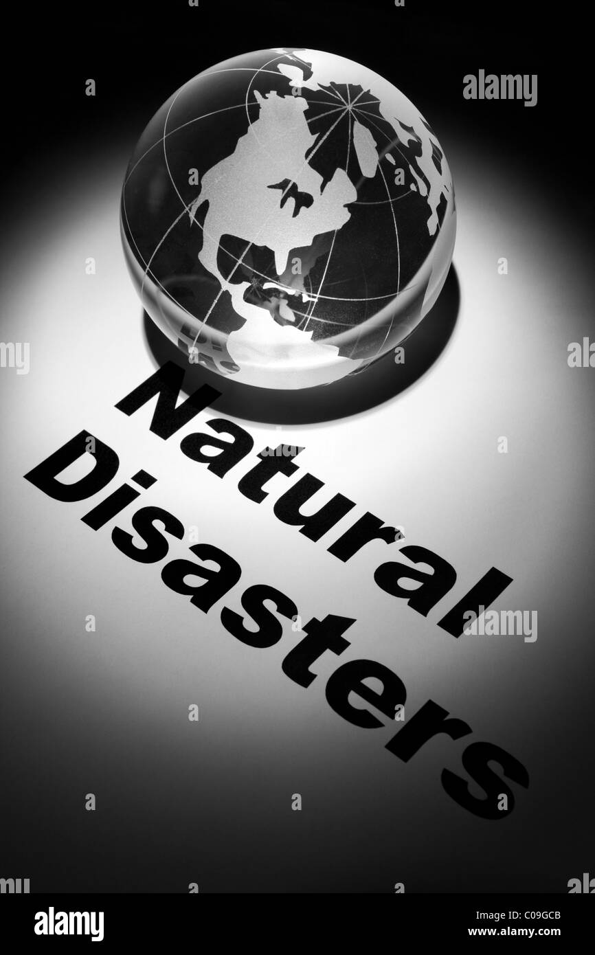 Globus, Konzept der globalen Naturkatastrophen Stockfoto