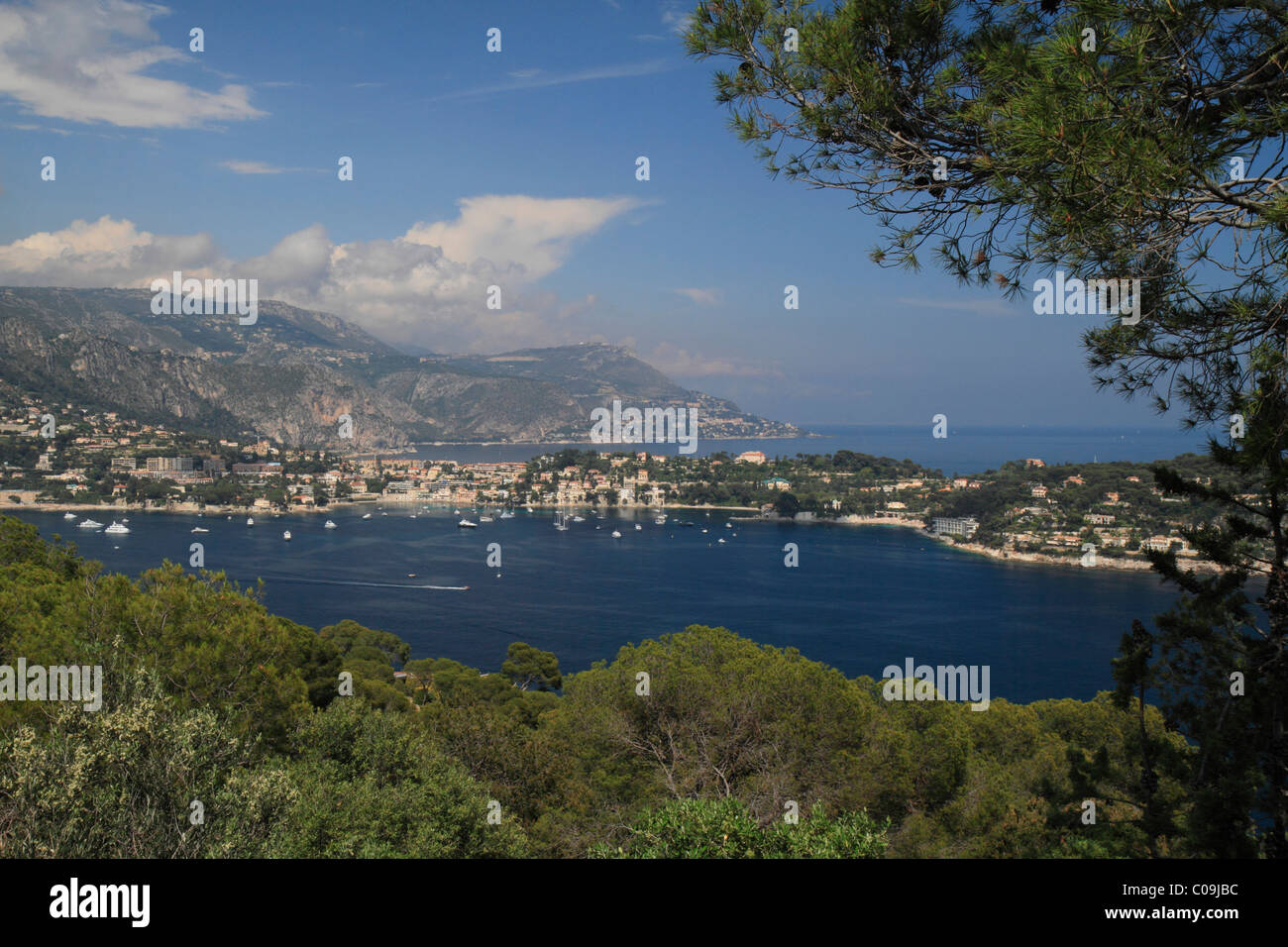 Bucht von Villefranche, gesehen vom Mt. Mont Boron, Alpes Maritimes, Région Provence Alpes Côte d ' Azur, Frankreich, Europa Stockfoto
