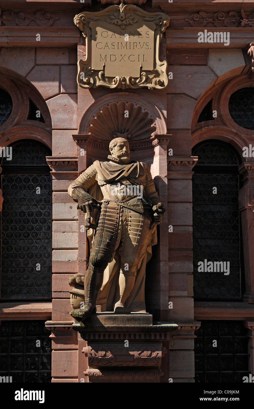 Statue des Pfalzgrafen Johann Kasimir an der Fassade des Gebäudes Friedrichsbau, erbaut von 1601 bis 1607, Hof, Stockfoto Statue des Pfalzgrafen Johann Kasimir an der Fassade des Gebäudes Friedrichsbau, erbaut von 1601 bis 1607, Hof, Stockfoto