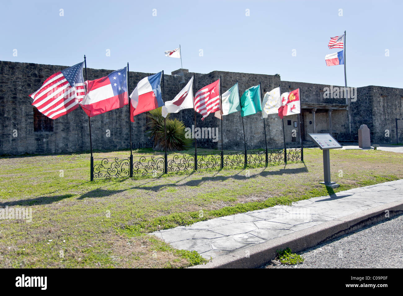 Fahnen, Presidio La Bahia, alte spanische Festung. Stockfoto