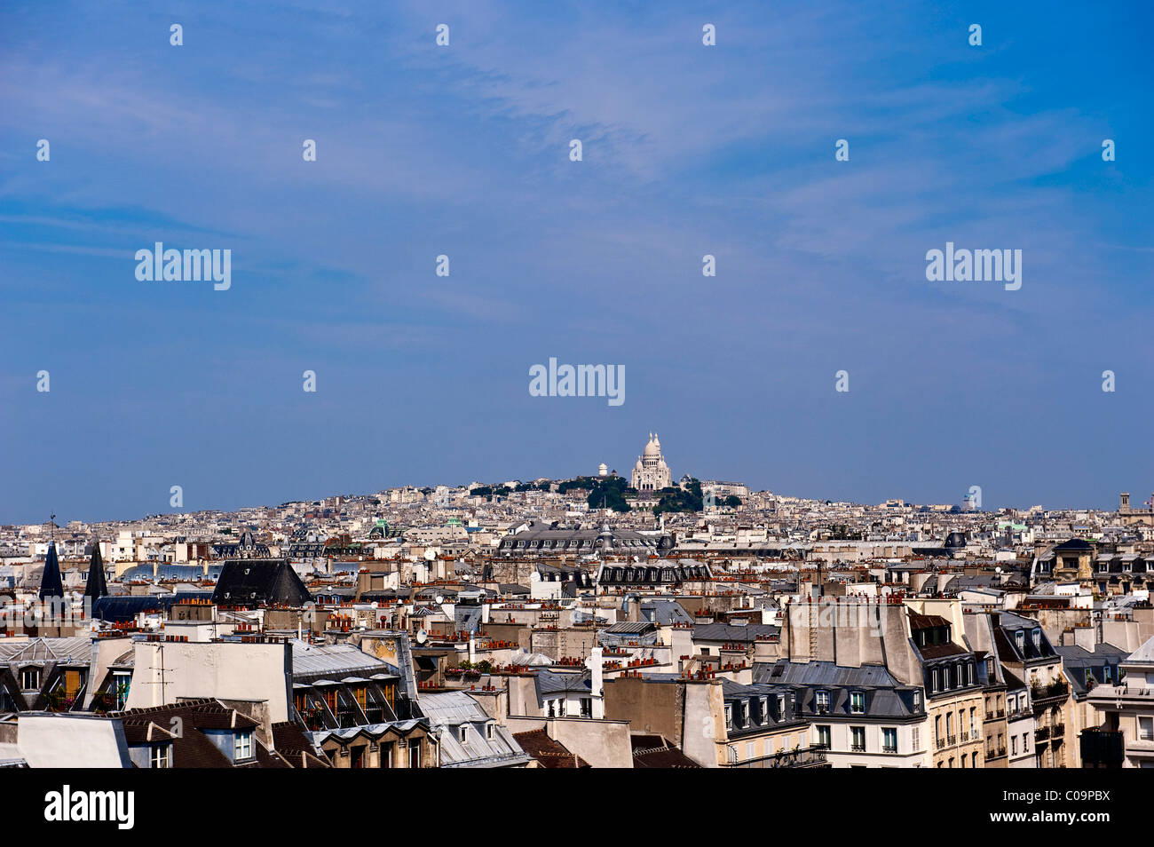 Stadtteil Montmartre und Sacré Coeur Basilika gesehen aus dem Centre Pompidou, Paris, Ile de France Region, Frankreich, Europa Stockfoto