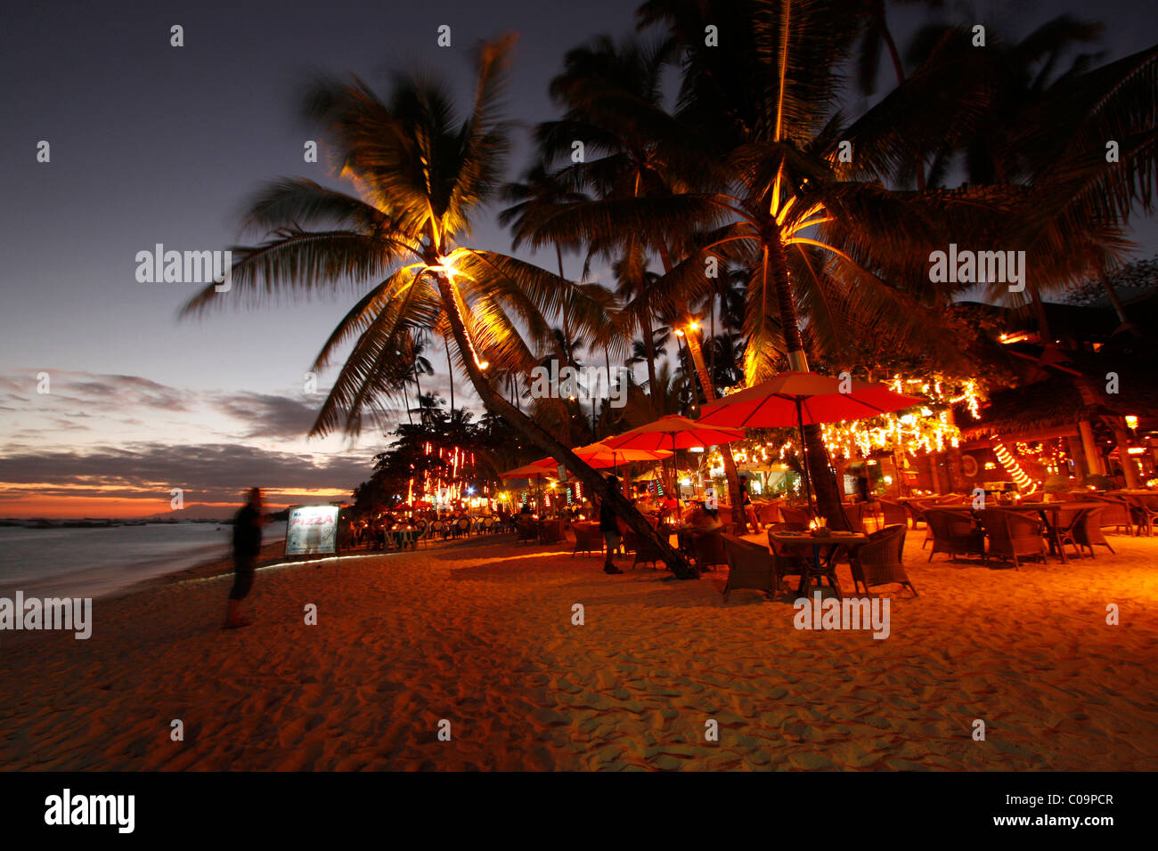 Alona Beach, Restaurant am Strand, Bohol, Philippinen, Südostasien, Asien Stockfoto