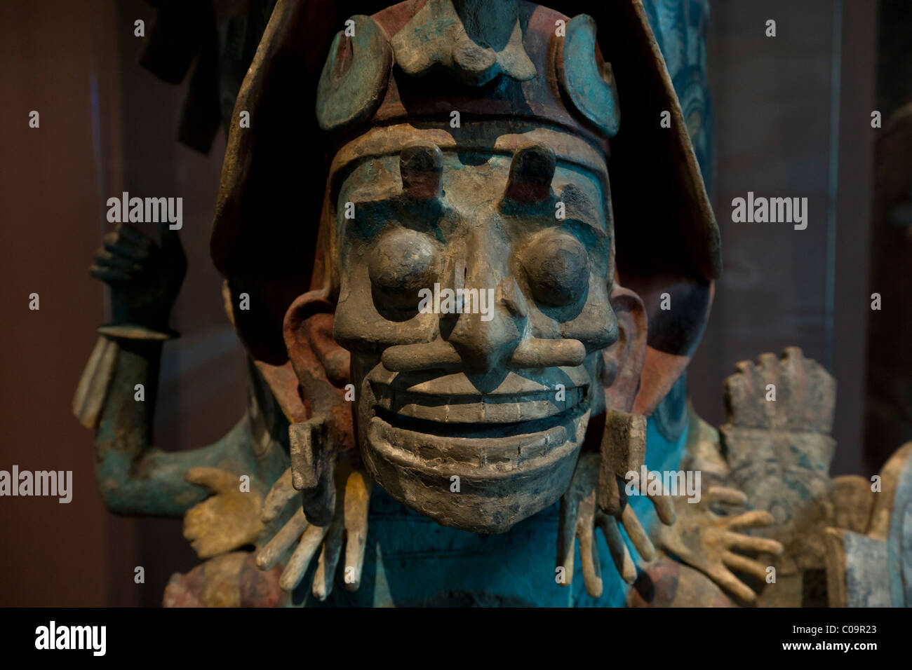 Statue eines Azteken (Mexica) Gottes in dem Nationalmuseum für Anthropologie in Mexiko-Stadt. Stockfoto