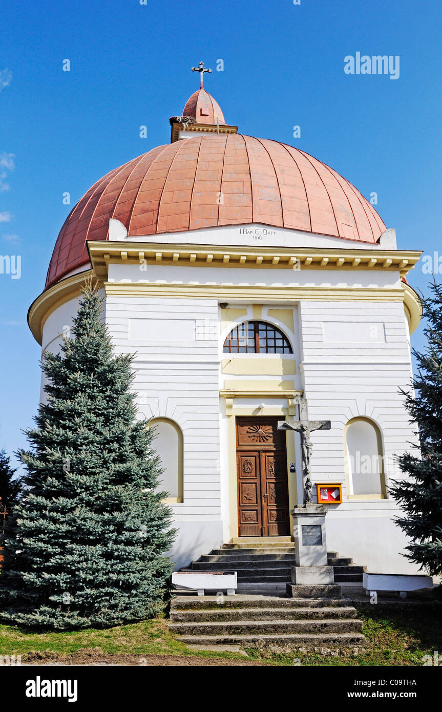 Kirche im Dorf Palkonya in der Nähe von Pécs, Europäische Kulturhauptstadt 2010, Ungarn, Süd-Ungarn, Europa Stockfoto