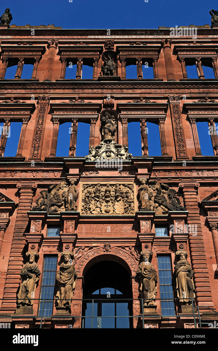 Heidelberger Schloss Ruinen, 1693 zerstört, reich verzierten Eingangsfassade des Ottheinrichs, erbaut unter Kurfürst Otto Stockfoto Heidelberger Schloss Ruinen, 1693 zerstört, reich verzierten Eingangsfassade des Ottheinrichs, erbaut unter Kurfürst Otto Stockfoto