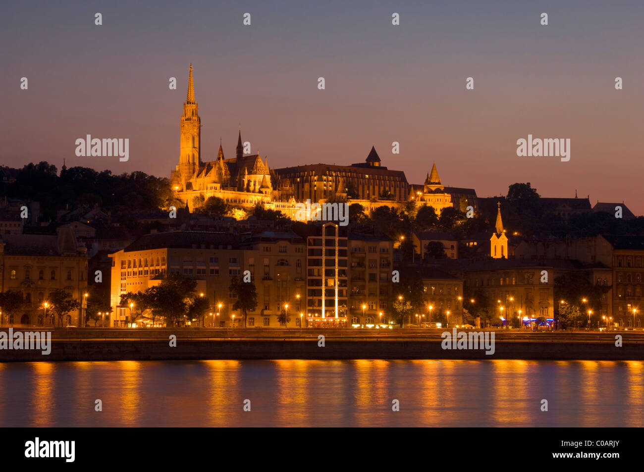 Matyas Kirche bei Sonnenuntergang Matyas Templom Budaseite der Donau, Budapest, Ungarn, Europa, EU Stockfoto