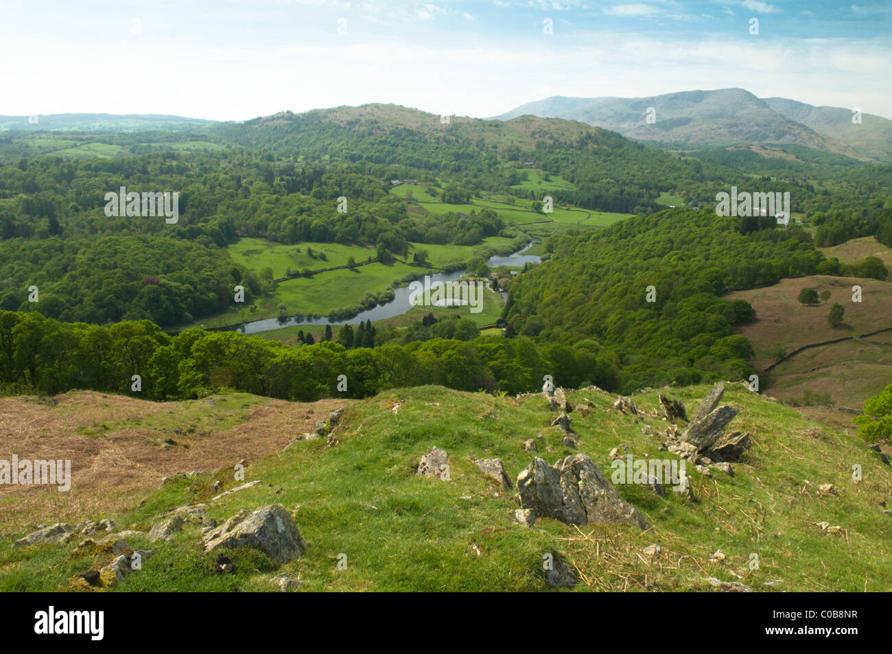 Von Todd cragg am südlichen Rande des loughrigg fiel, Aussicht über den Fluss Brathay Tal.. Cumbria, Großbritannien. in den Lake District. Stockfoto