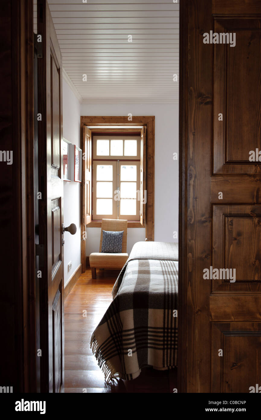Schlafzimmer mit rustikale Dekoration Stockfoto