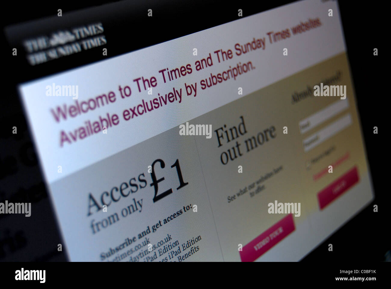Ein Foto-Illustration der News International und Newscorp Website im Zusammenhang mit Zahlungen für ihre Nachrichten-content Stockfoto