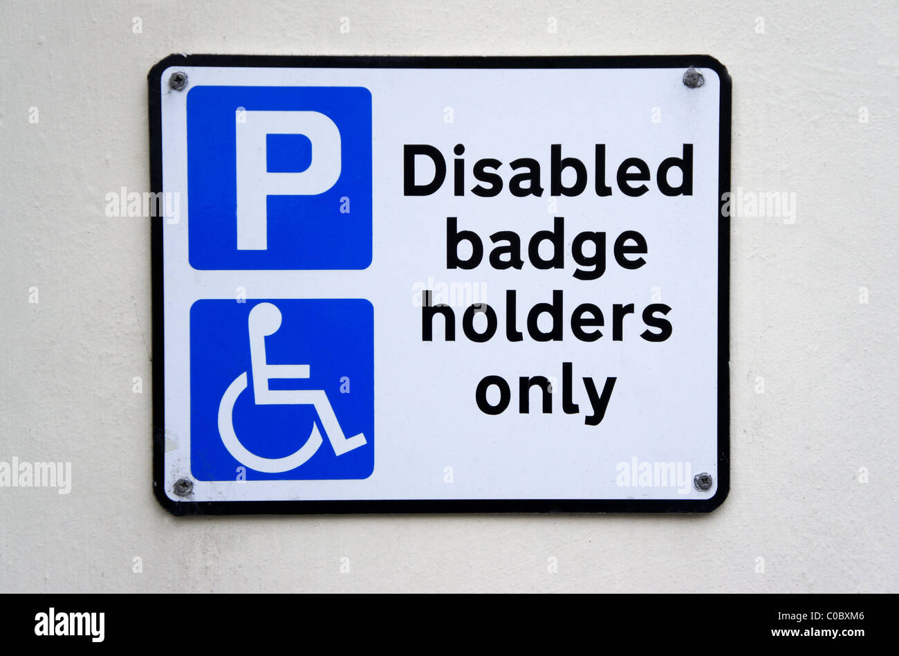 Ein Behindertenausweis Inhaber nur, Parkplatz Zeichen, uk Stockfoto