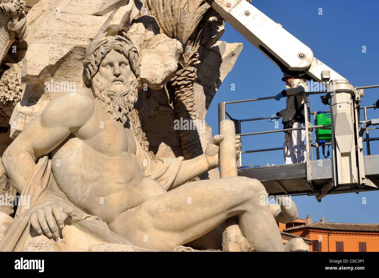 Italien, Rom, Piazza Navona, Restaurierung des Quattro Fiumi Brunnens Stockfoto