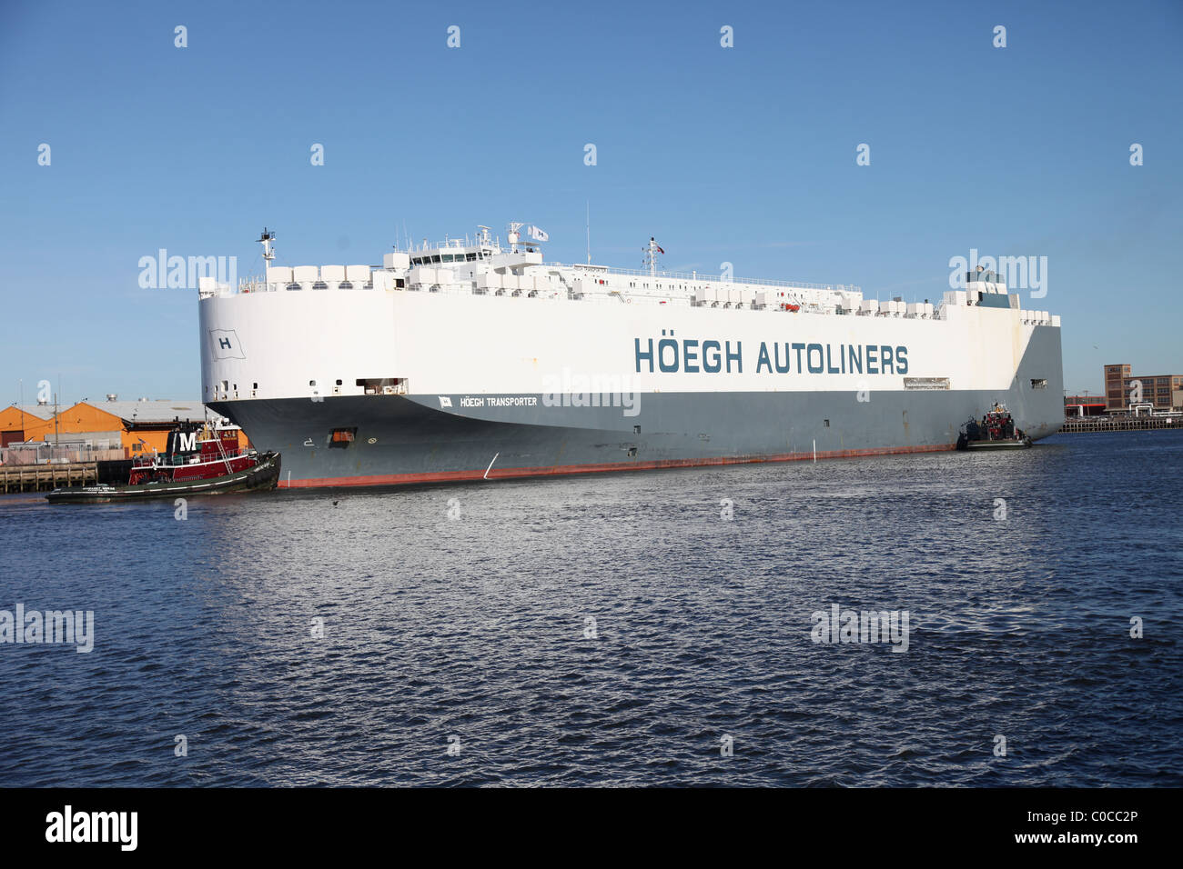 Hoegh Autoliners Auto Schiff verlassen Hafen von Newark, New Jersey Stockfoto