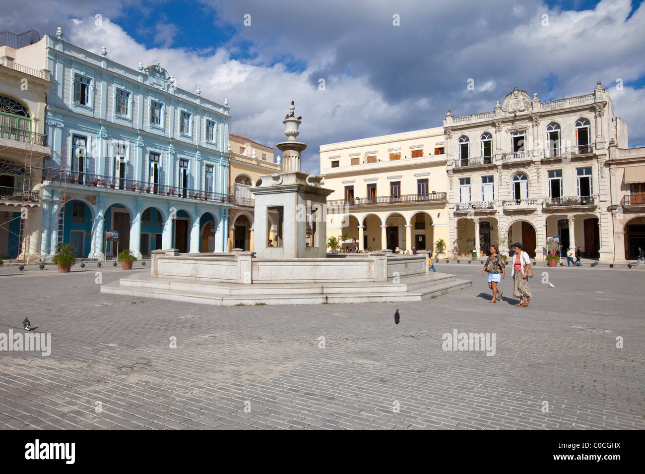 Kuba, Havanna. Plaza Vieja, ursprünglich in 1559 gelegt. Stockfoto