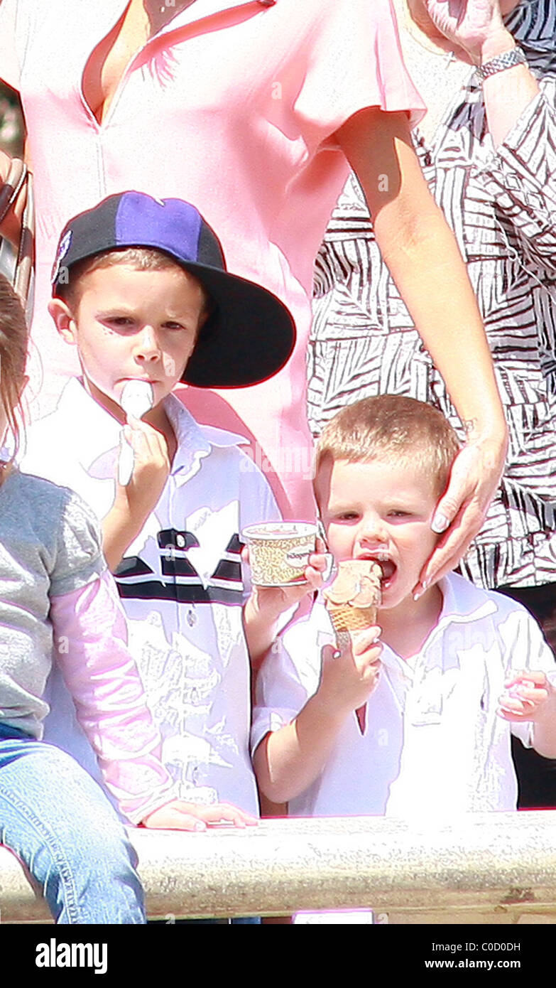 Datei Fotos *** * BECKHAMS 10 Jahr Hochzeitstag David und Victoria Beckham feiert 10 Jahre der heiligen Ehe Stockfoto