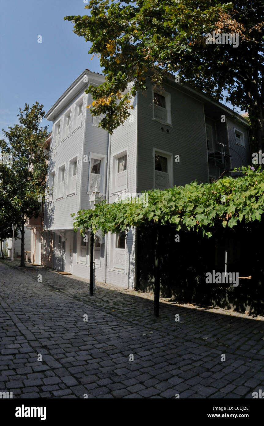Stadtteil von Istanbul Sultanahmet (Altstadt). Gebäude Holz Straße Stockfoto