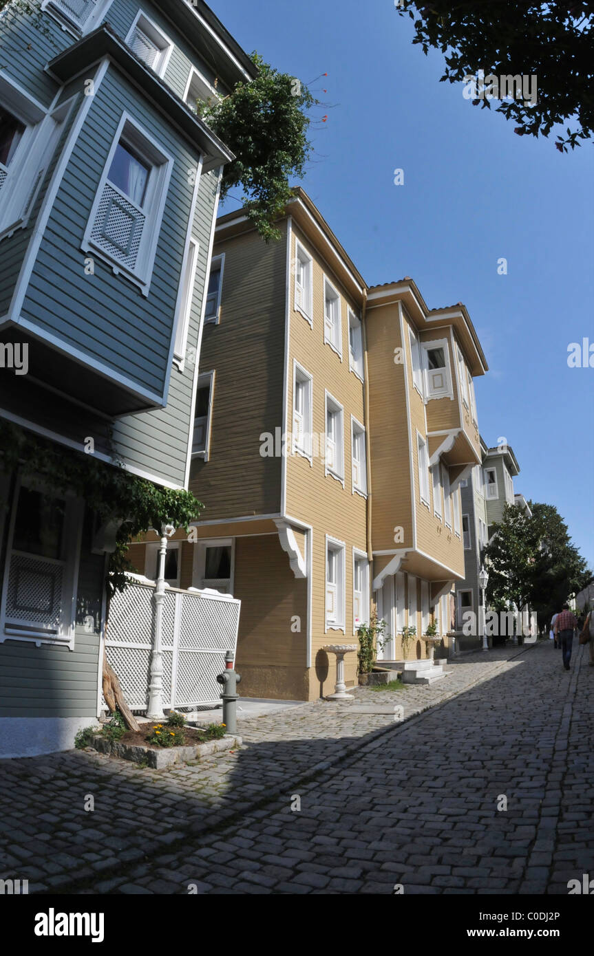Stadtteil von Istanbul Sultanahmet (Altstadt). Gebäude Holz Straße Stockfoto