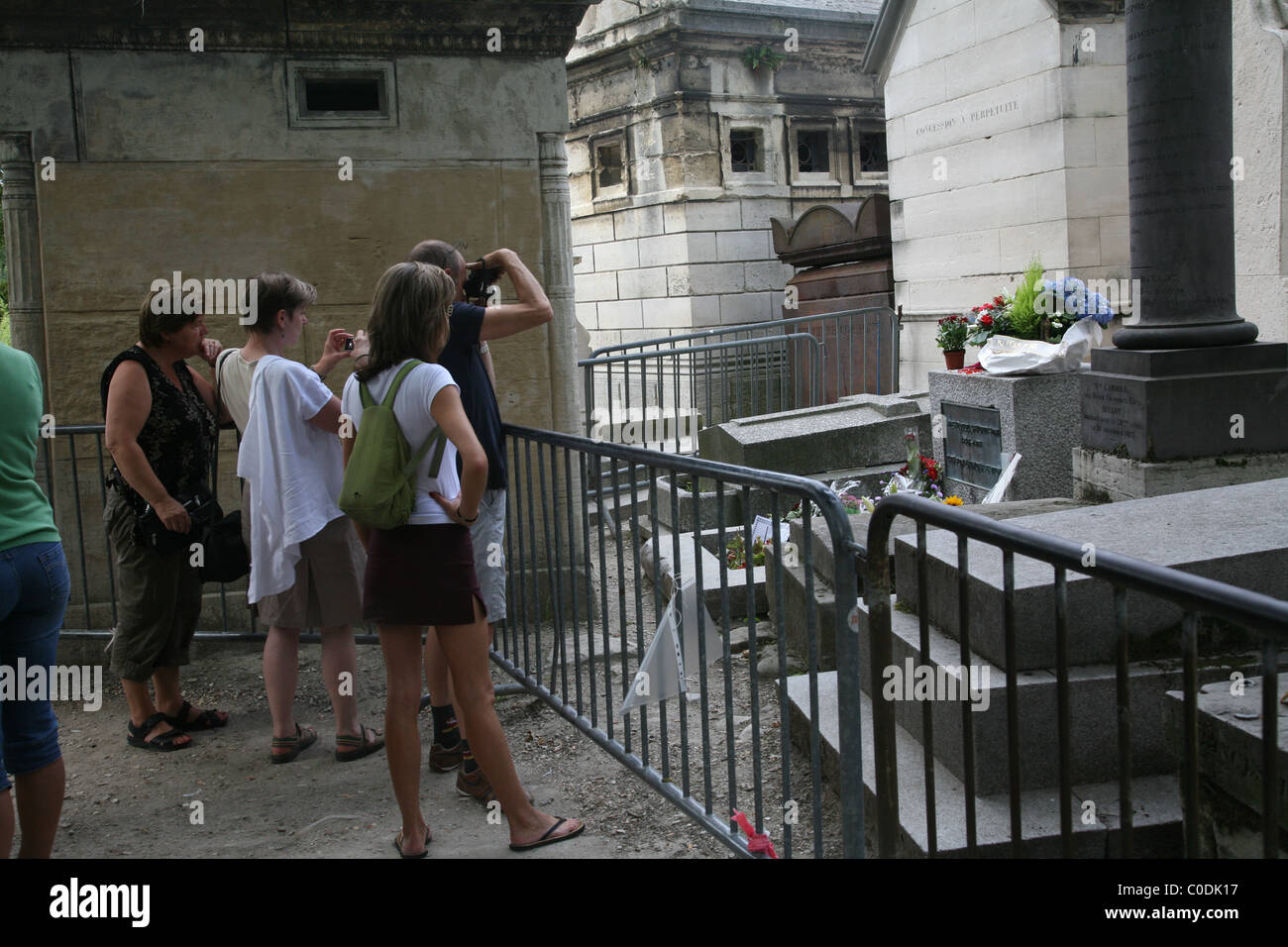 Grab von Jim Morrison von den Doors, Friedhof Pere Lachaise in Paris Stockfoto