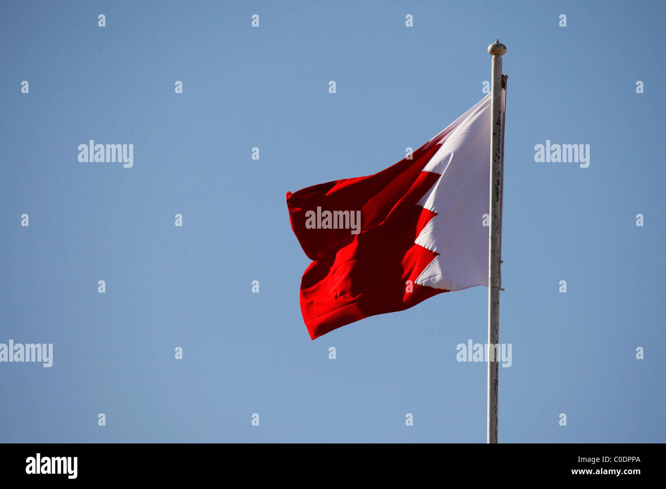 Die Nationalflagge von Bahrain. Stockfoto