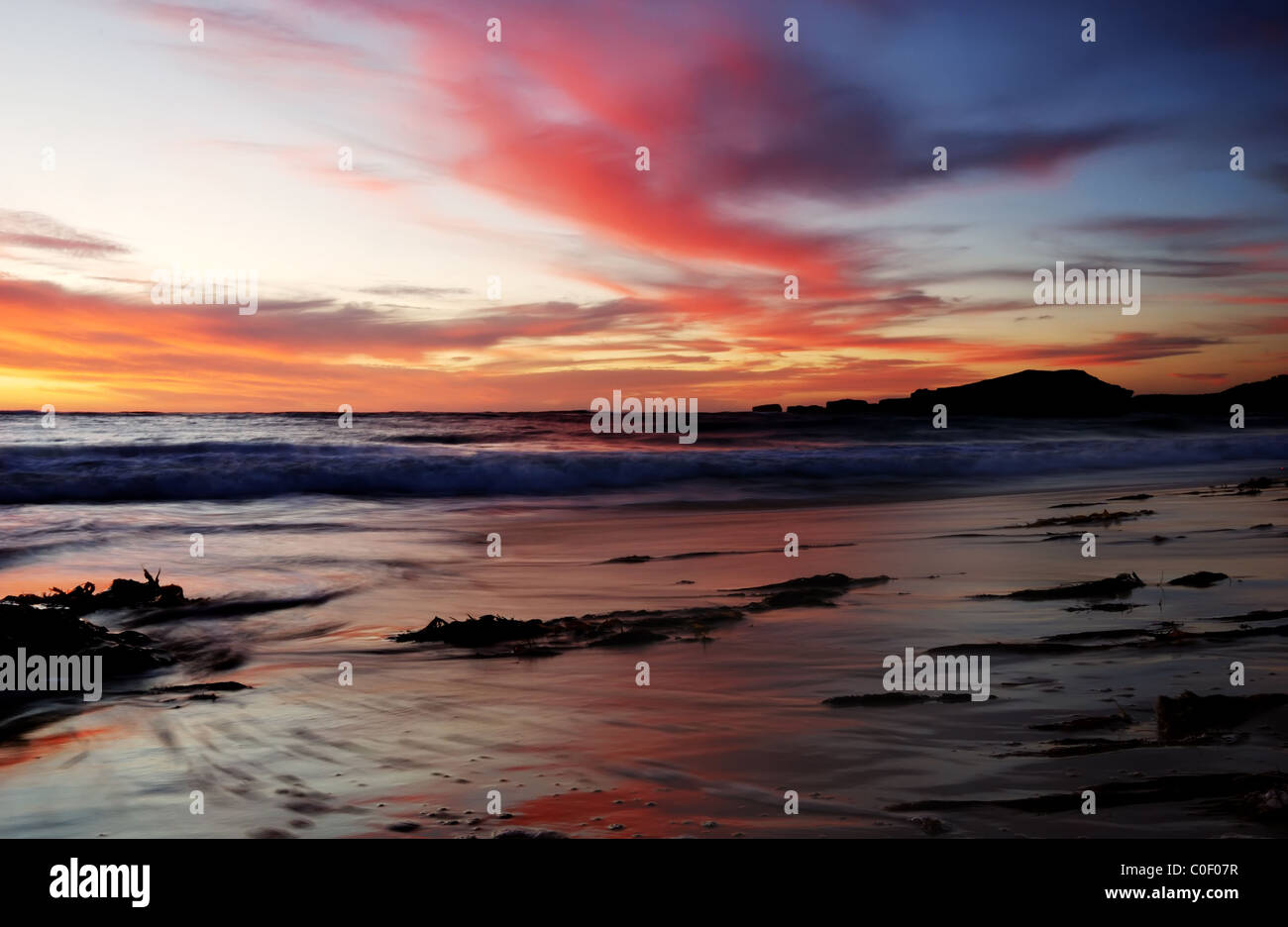 Sonnenuntergang über Boot Bucht an der Great Ocean Road in Australien Stockfoto