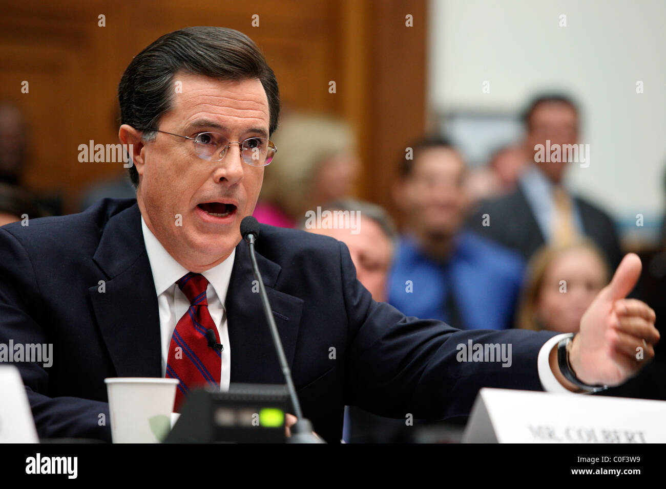 Stephen Colbert bezeugt vor dem Haus Justiz-Komitee. Stockfoto
