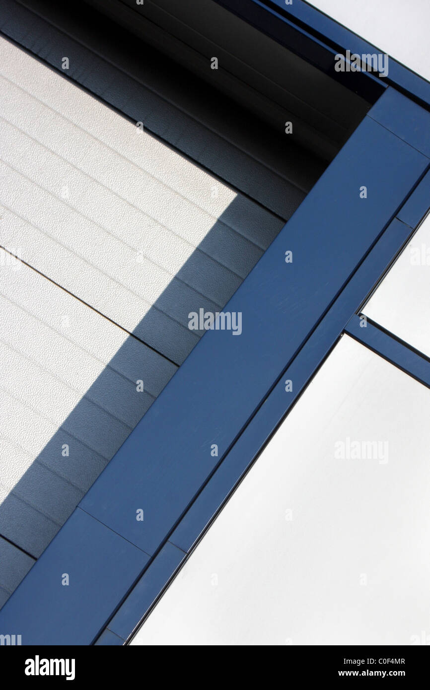 Weißen und blauen geometrischen Abstraktion Stockfoto