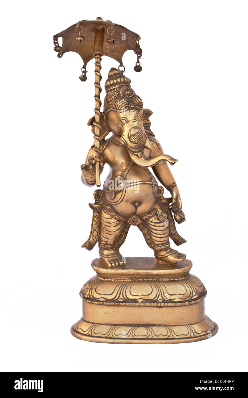Statue des indischen Elefanten Gott Ganesh mit Regenschirm. Weißen Hintergrund. Ganesh ist auch bekannt als Ganapati, Gajanana & Vinayaka. Stockfoto
