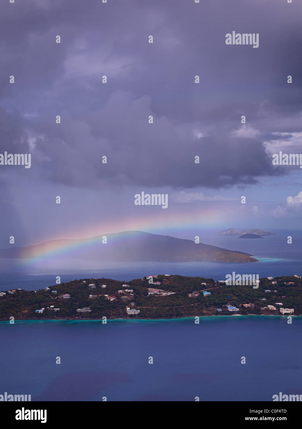 Ansicht des Magens Bay - der weltberühmte Beach auf St. Thomas in den US Virgin Islands Stockfoto