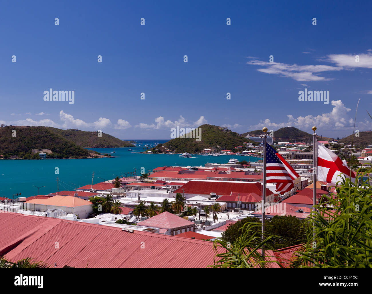 US-AMERIKANISCHE Jungferninseln, Charlotte Amalie Stadt und Hafen auf St. Thomas Insel im Sommer Stockfoto
