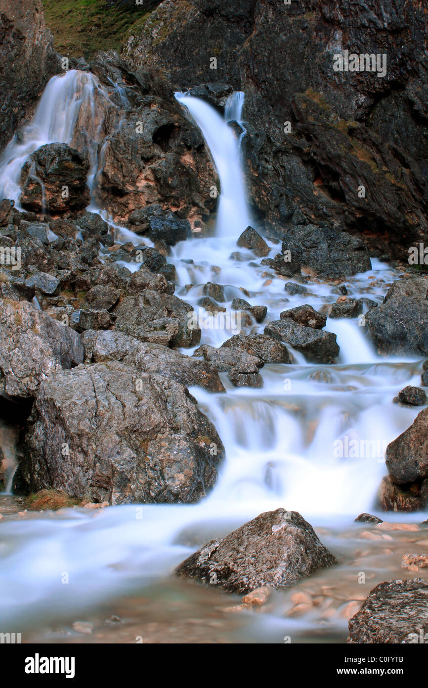 Gordale Narbe Wasserfälle Yorkshire Dales Stockfoto