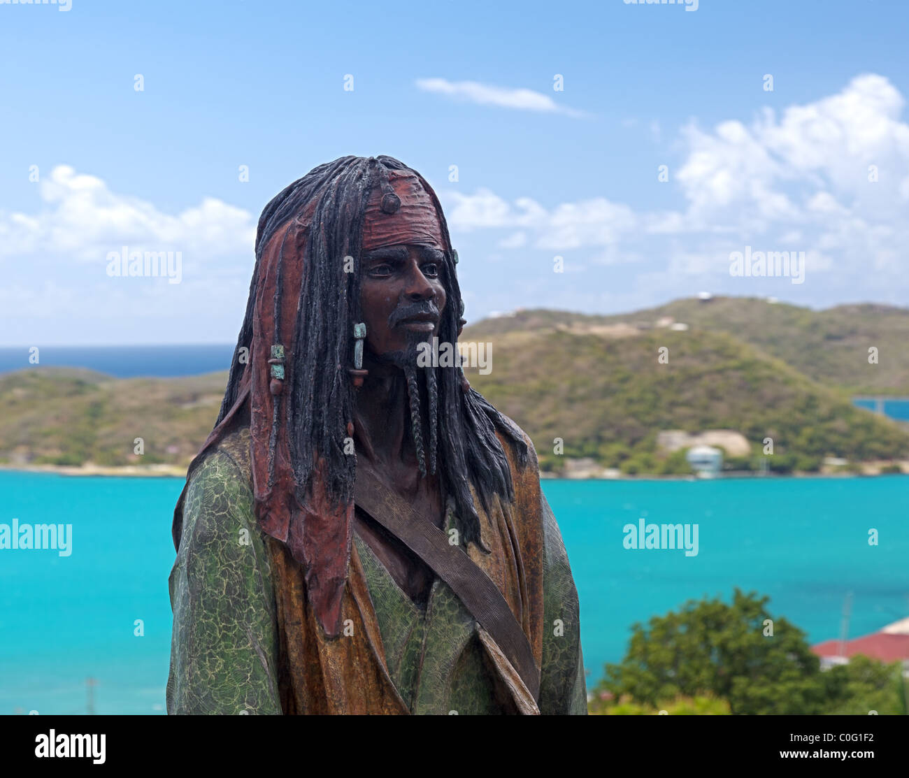 Pirat Jack Sparrow mit Blick auf den Hafen in Charlotte Amalie auf der