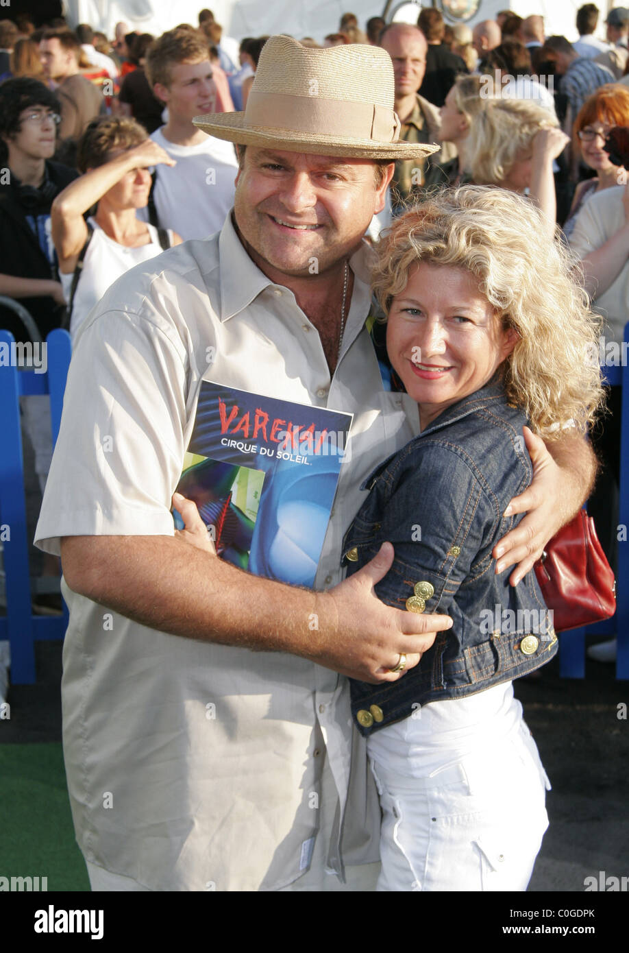 Markus Majowski, Barbara Majowski Cirque du Soleil premiere "Varekai" im Grand Chapiteau neben der O2 World Berlin, Deutschland- Stockfoto