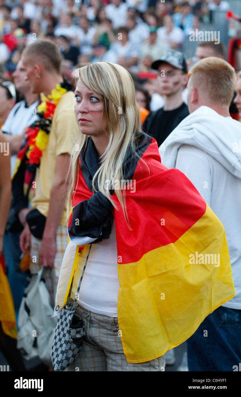 Deutsche Fussball fans öffentliche Vorführung der UEFA Euro 2008 Finale Deutschland vs. Spanien an Fanmeile Berlin - 29.06.08 Stockfoto