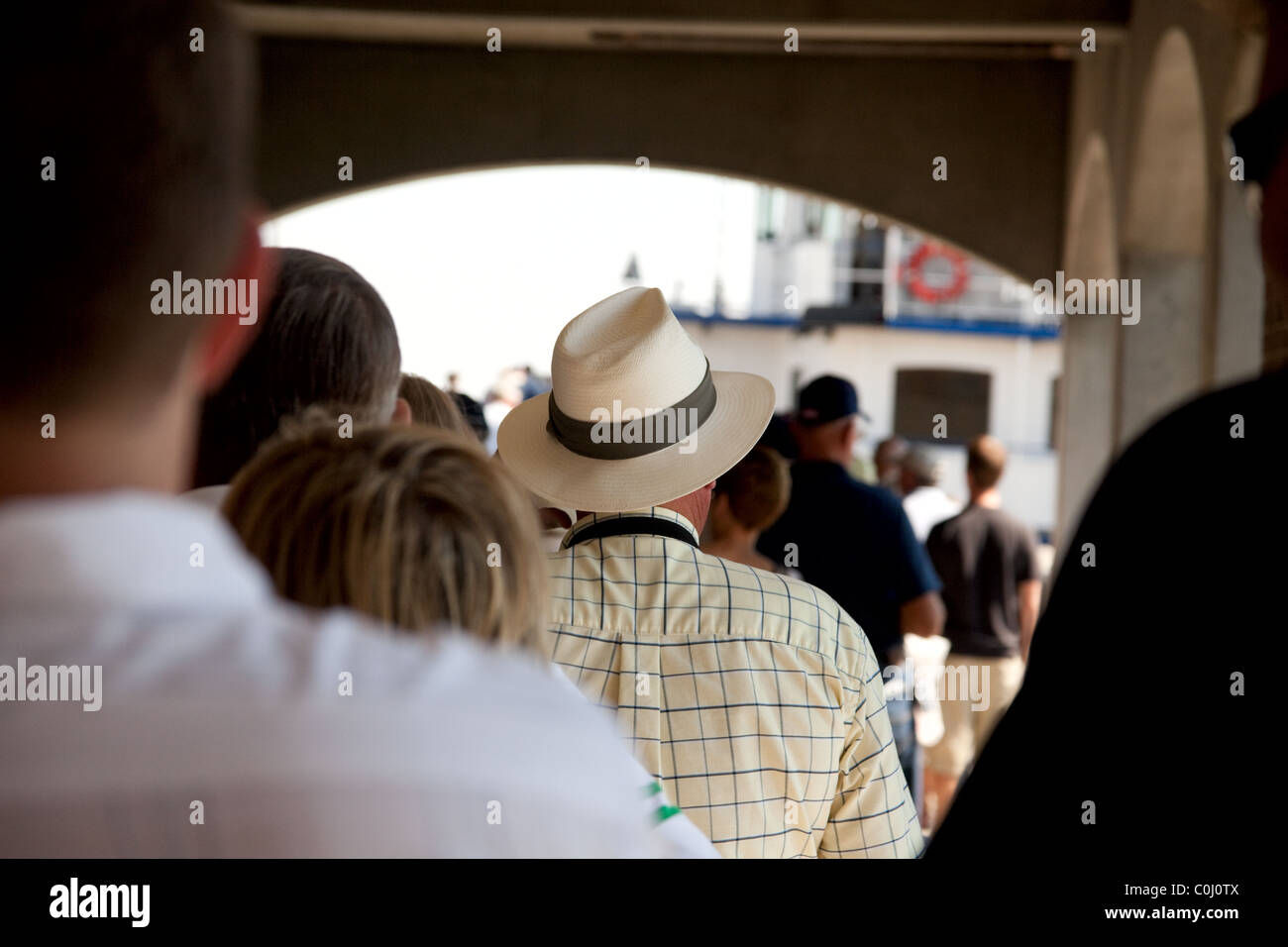 Passagiere warten an Bord der Fähre in Charleston South Carolina USA Stockfoto