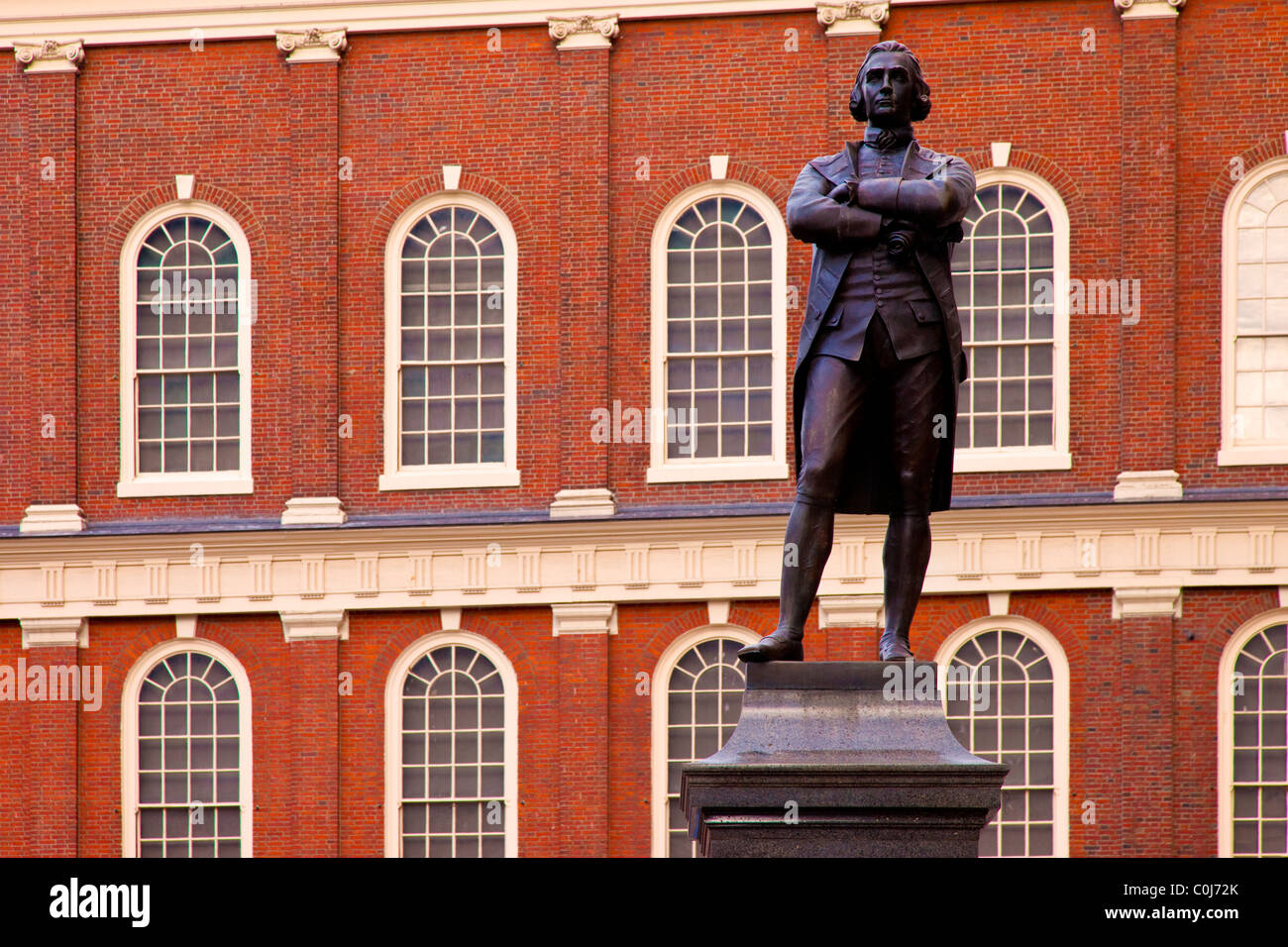 Statue von Samuel Adams, eine der stärksten Stimmen für die amerikanische Revolution vor Faneuil Hall, Boston, Massachusetts Stockfoto