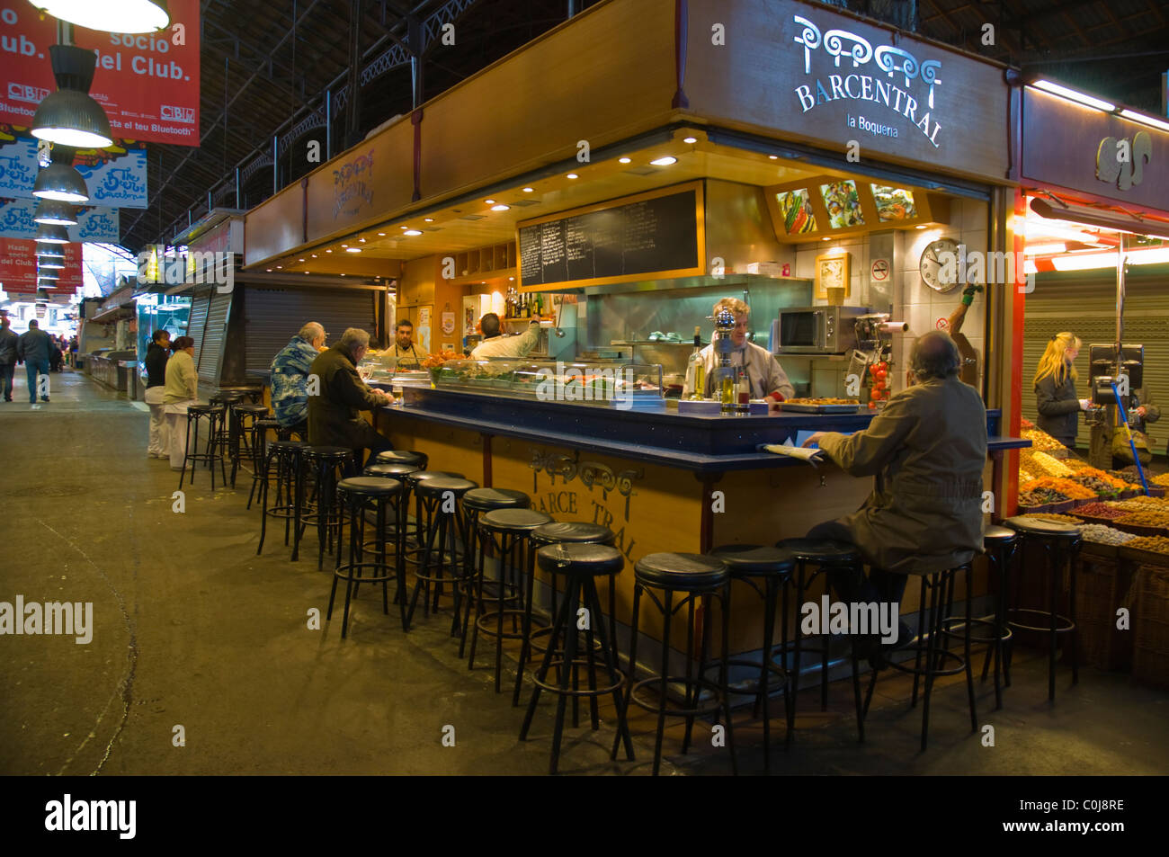 Barcentral-Café-Restaurant im La Boqueria Markt Halle Barcelona Catalunya Spanien Mitteleuropa Stockfoto