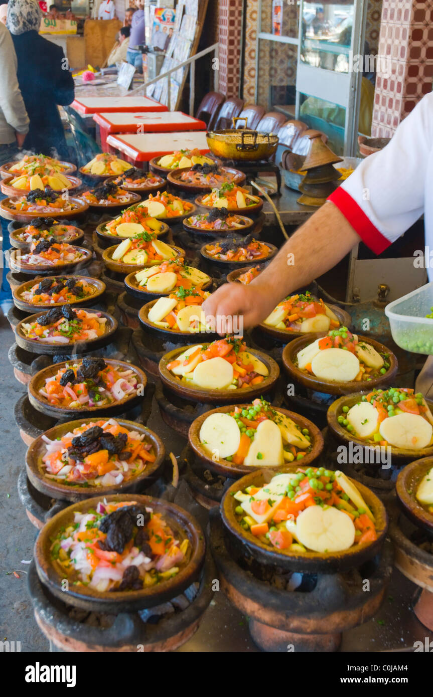 Tajine Gerichte auf dem Markt platzieren Inezgane Stadt nahe Agadir  Marokko-Südafrika Souss Stockfotografie - Alamy