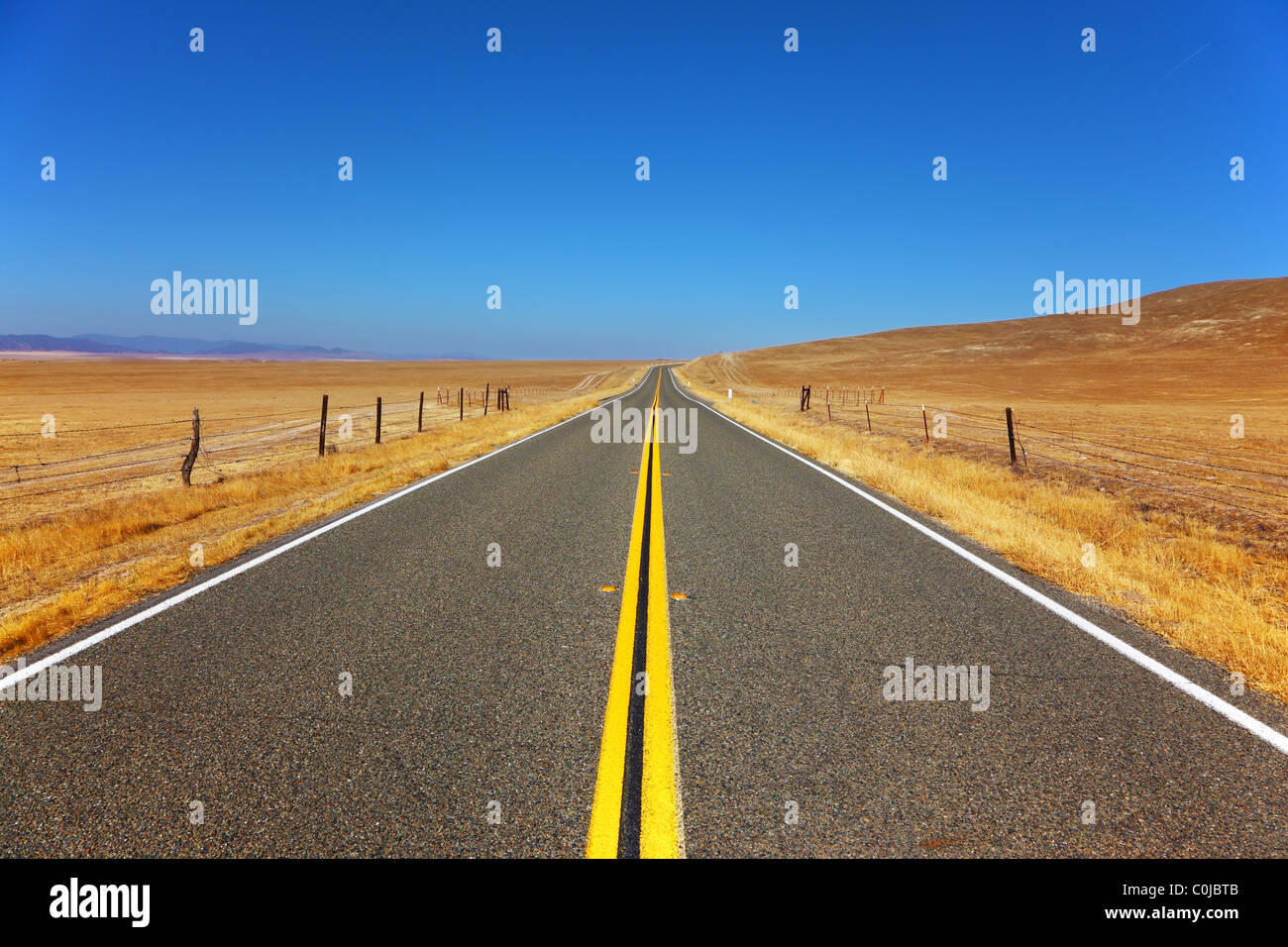 Reisen Sie zu Steppen auf ausgezeichneten amerikanischen highway Stockfoto
