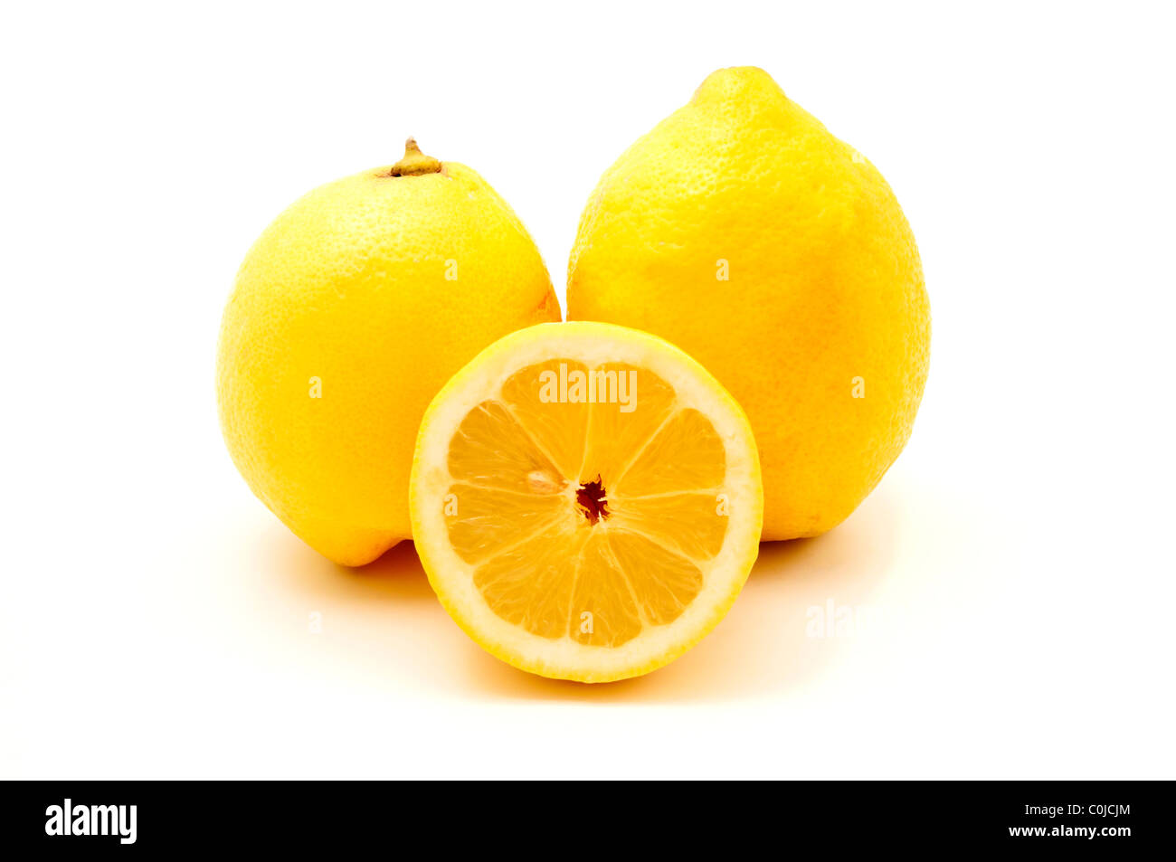 Eureka Zitronen auf weißem Hintergrund Stockfoto