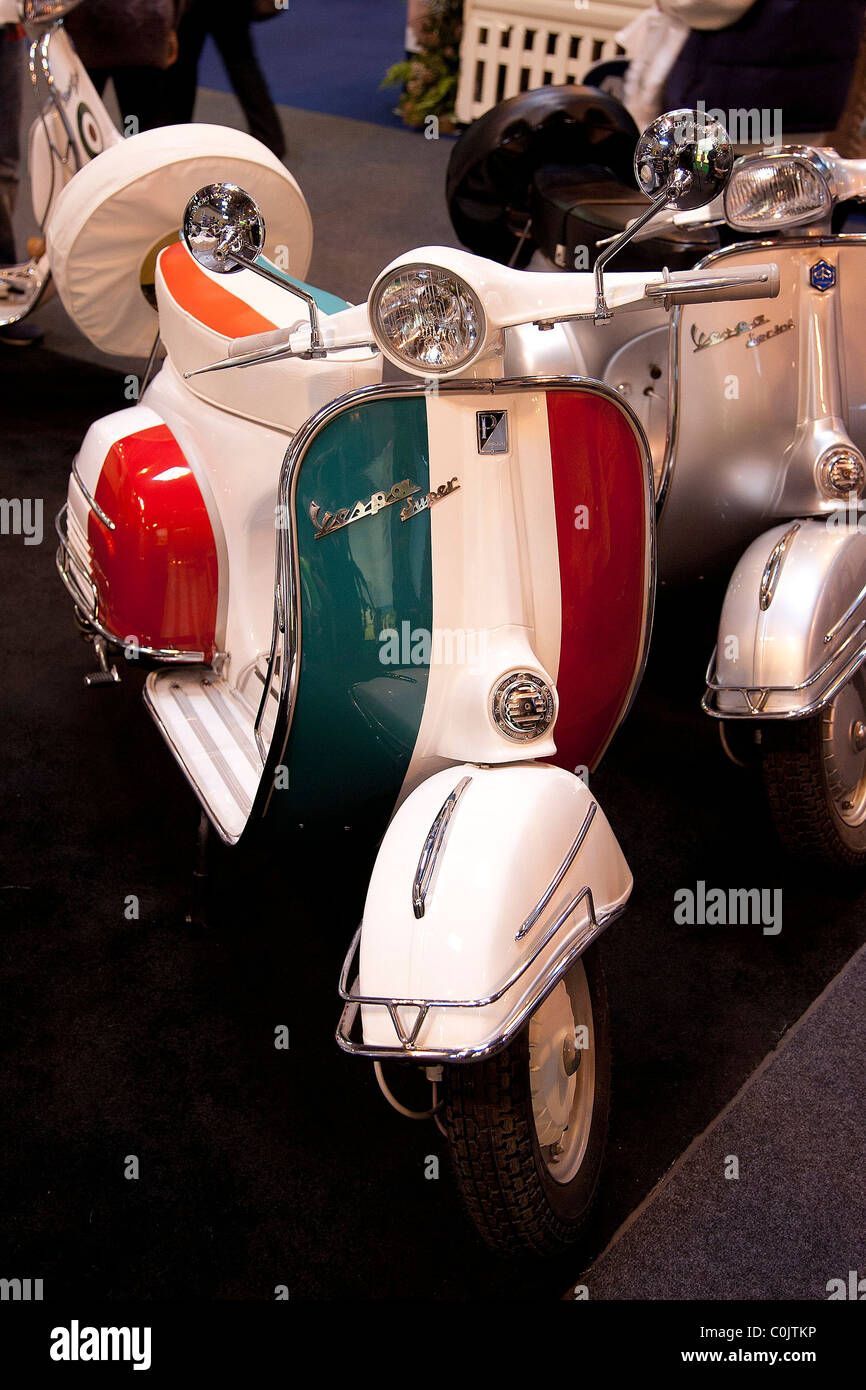 Überholte Vespa bei Outdoor-Freizeit, Caravan und Boot Show National Exhibition Centre, Birmingham.  NEC NEC Stockfoto