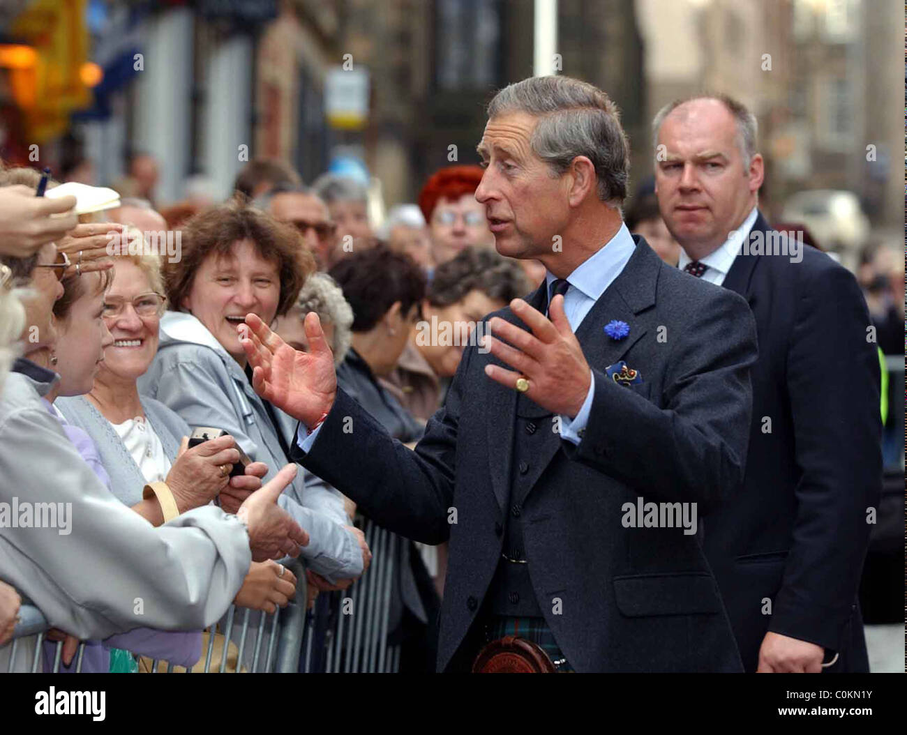 Seine königliche Hoheit Prinz Charles auf Walk-über auf der Royal Mile Edinburgh. Stockfoto